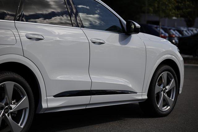 new 2025 Audi Q5 car, priced at $60,577