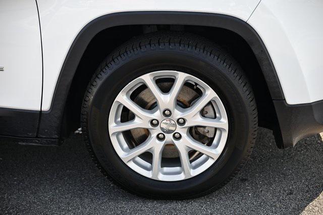 used 2018 Jeep Cherokee car, priced at $14,890
