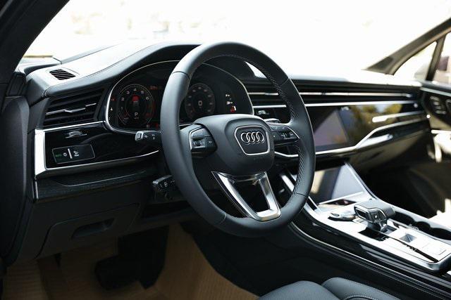 new 2025 Audi Q7 car, priced at $87,605