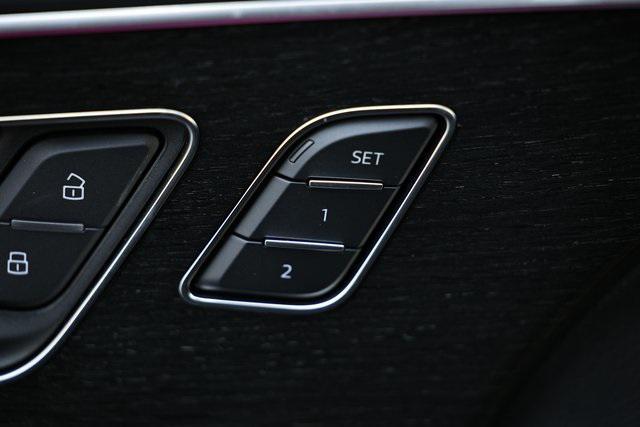 new 2025 Audi Q7 car, priced at $87,605