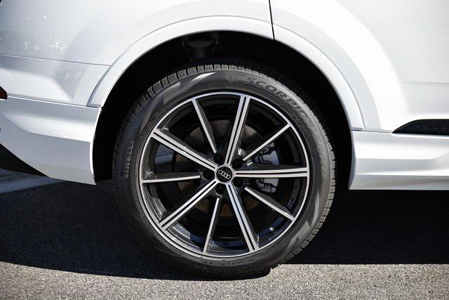 new 2026 Audi Q7 car, priced at $68,870