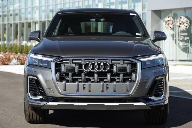 new 2025 Audi Q7 car, priced at $71,427