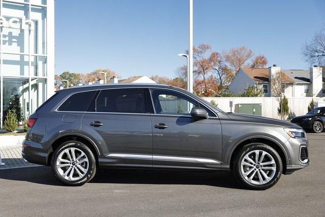 new 2025 Audi Q7 car, priced at $71,427