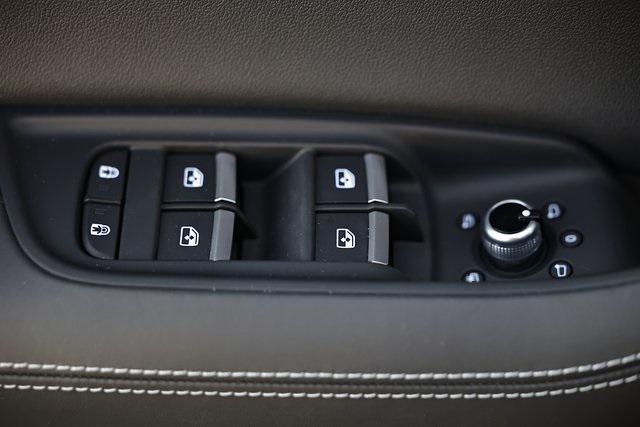 new 2025 Audi Q7 car, priced at $91,532