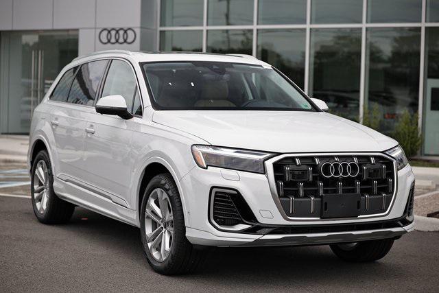 new 2025 Audi Q7 car, priced at $71,300