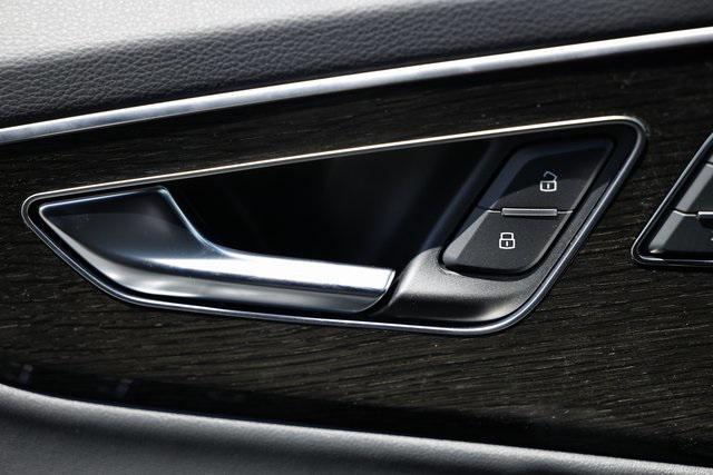 new 2025 Audi Q7 car, priced at $75,830
