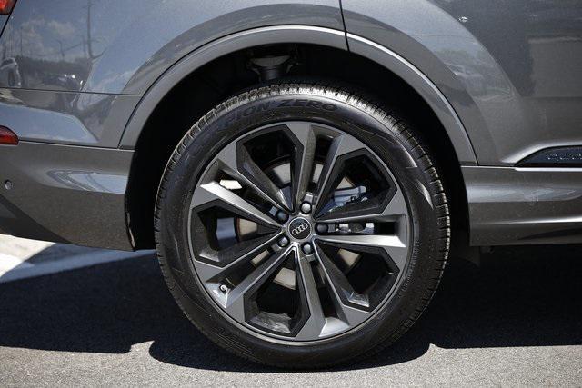 new 2025 Audi Q7 car, priced at $75,830