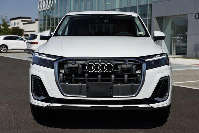 new 2025 Audi Q7 car, priced at $72,577