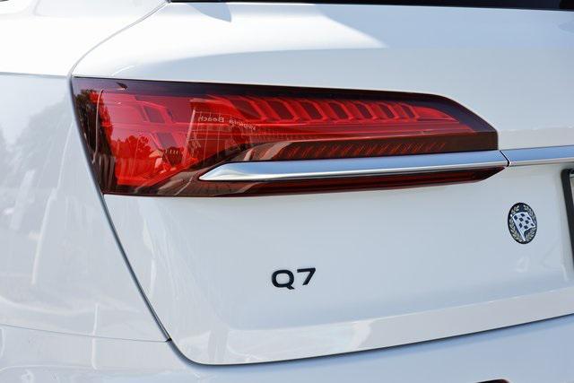 new 2025 Audi Q7 car, priced at $72,577