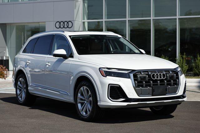 new 2025 Audi Q7 car, priced at $72,577