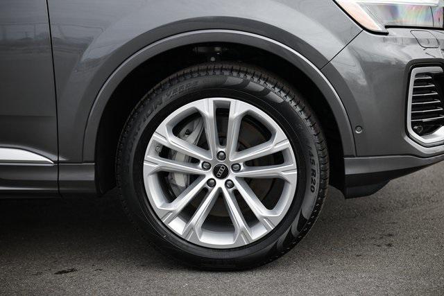 new 2025 Audi Q7 car, priced at $63,377