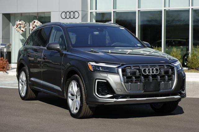 new 2025 Audi Q7 car, priced at $72,577