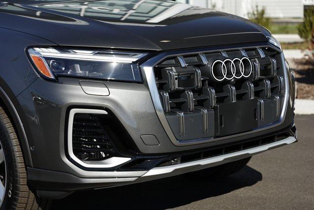 new 2025 Audi Q7 car, priced at $72,577