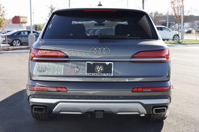 new 2025 Audi Q7 car, priced at $72,577