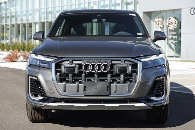 new 2025 Audi Q7 car, priced at $72,577