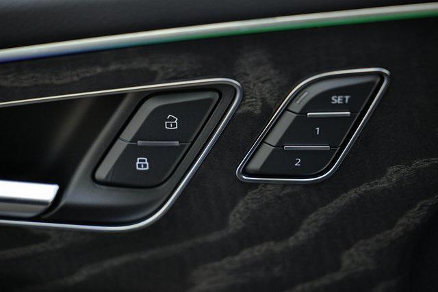 new 2025 Audi Q8 car, priced at $82,682
