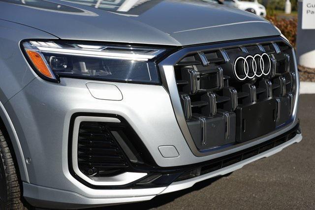 new 2025 Audi Q7 car, priced at $61,387