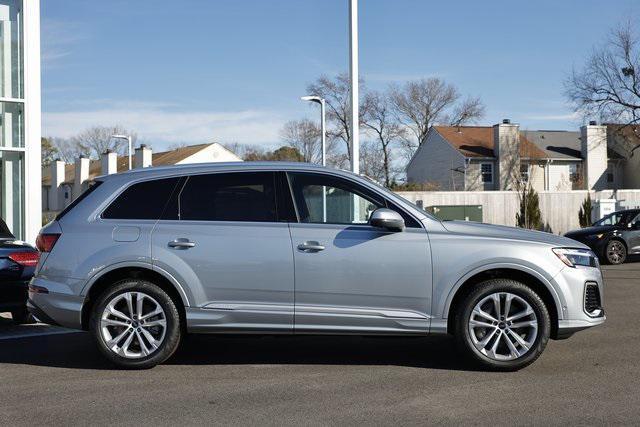 new 2025 Audi Q7 car, priced at $61,387