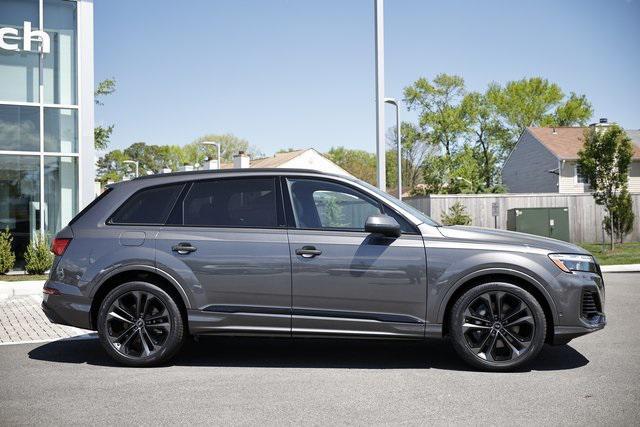 new 2025 Audi Q7 car, priced at $81,657