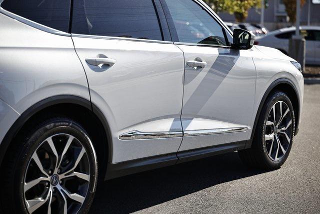 used 2022 Acura MDX car, priced at $35,690