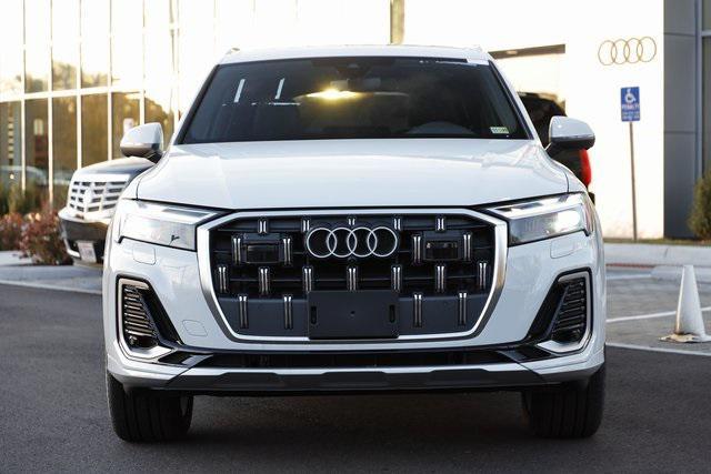 new 2025 Audi Q7 car, priced at $62,277