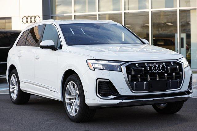 new 2025 Audi Q7 car, priced at $62,277