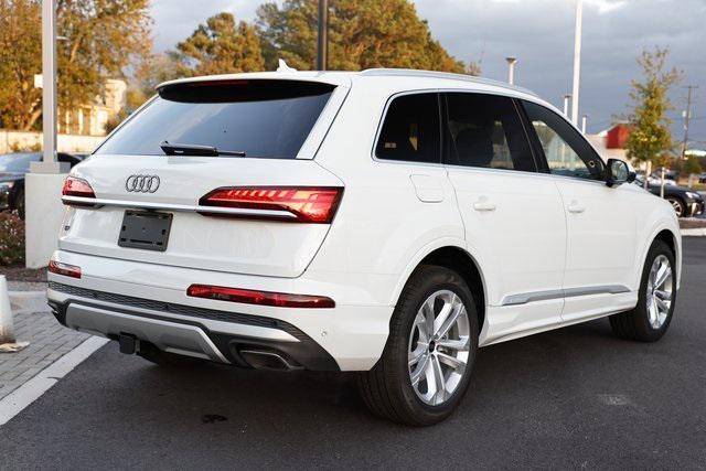 new 2025 Audi Q7 car, priced at $62,277