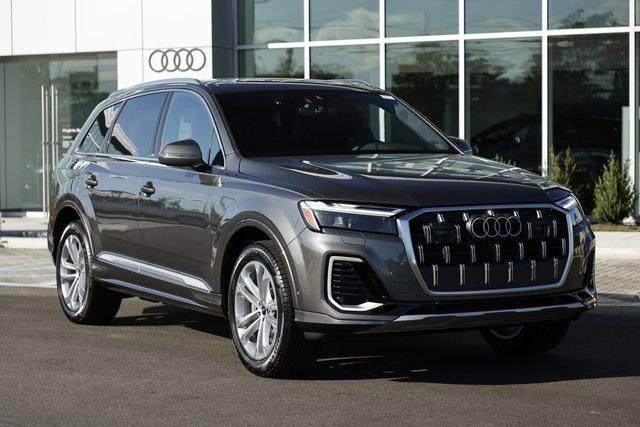 new 2025 Audi Q7 car, priced at $72,707