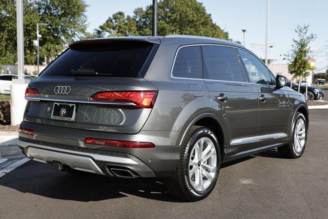 new 2025 Audi Q7 car, priced at $72,707