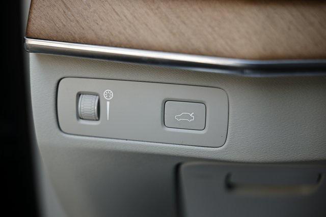 used 2019 Volvo XC90 car, priced at $25,490