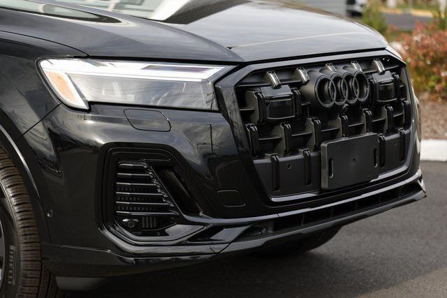 new 2025 Audi Q7 car, priced at $73,527