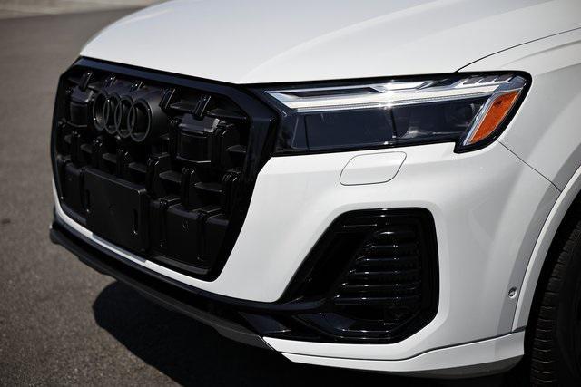 new 2025 Audi Q7 car, priced at $75,530