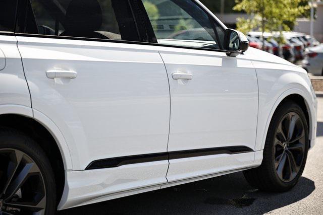 new 2025 Audi Q7 car, priced at $75,530