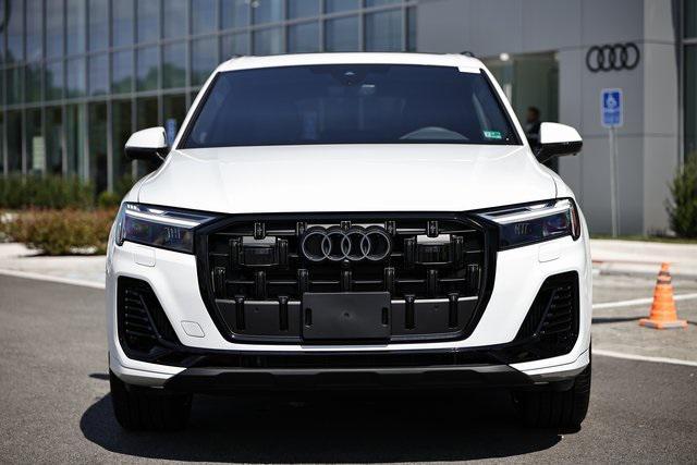 new 2025 Audi Q7 car, priced at $75,530