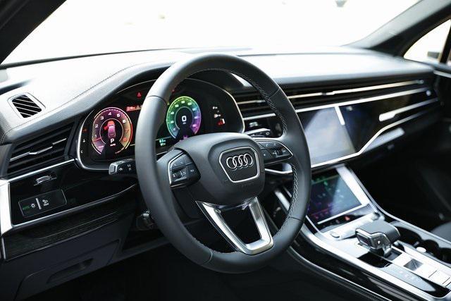 new 2025 Audi Q7 car, priced at $75,530