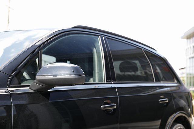 new 2025 Audi Q7 car, priced at $75,530