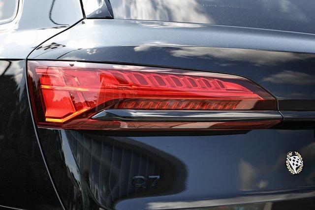 new 2025 Audi Q7 car, priced at $75,530