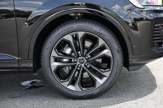 new 2025 Audi Q7 car, priced at $75,530