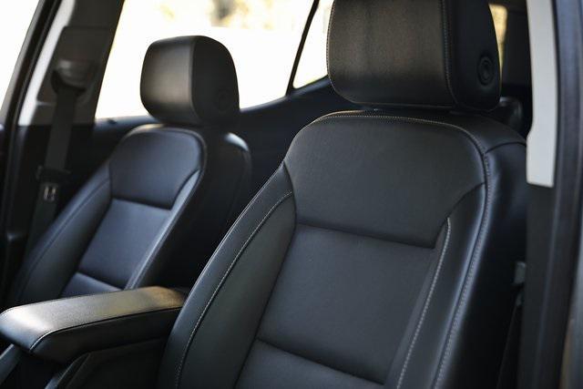 used 2023 GMC Acadia car, priced at $28,342