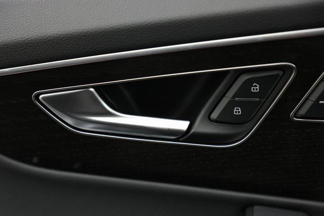 used 2025 Audi Q7 car, priced at $68,690