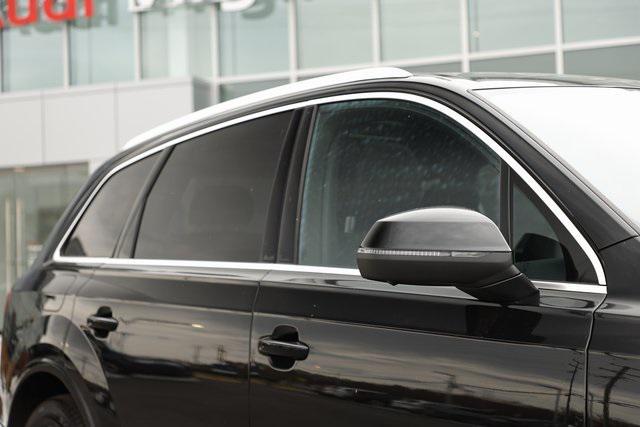 used 2025 Audi Q7 car, priced at $68,690