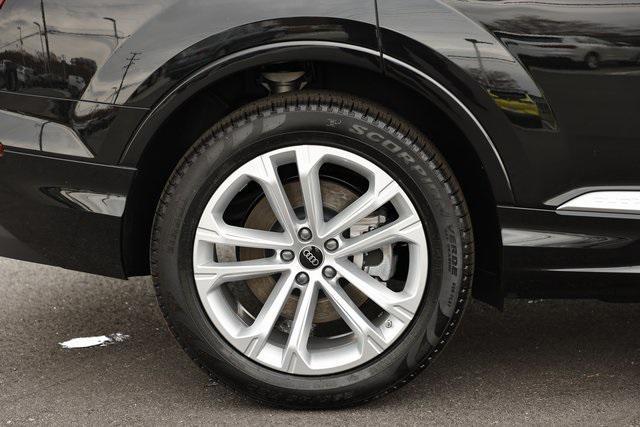 used 2025 Audi Q7 car, priced at $68,690