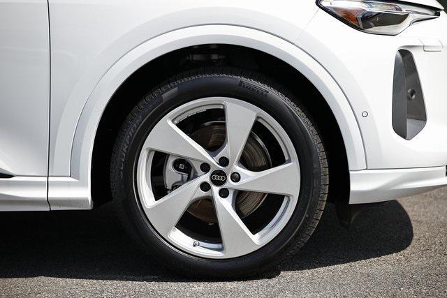 new 2025 Audi Q5 car, priced at $60,487