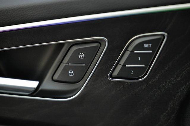 new 2025 Audi Q7 car, priced at $81,700