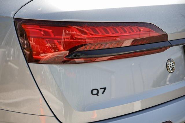 new 2025 Audi Q7 car, priced at $76,900