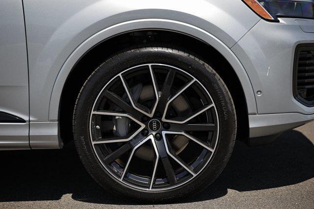new 2025 Audi Q7 car, priced at $76,900