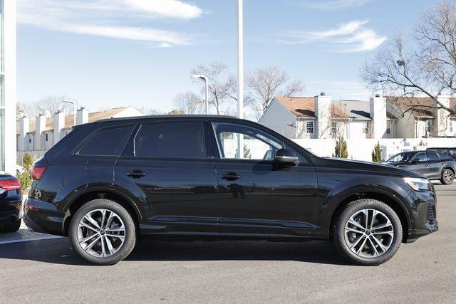 new 2025 Audi Q7 car, priced at $65,977