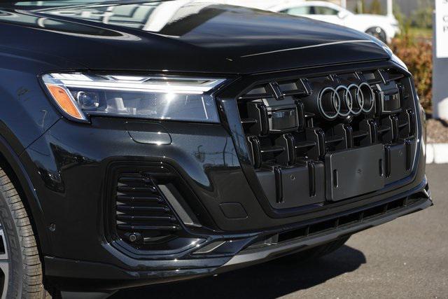 new 2025 Audi Q7 car, priced at $65,977