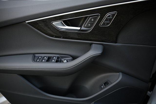 new 2025 Audi Q7 car, priced at $81,830