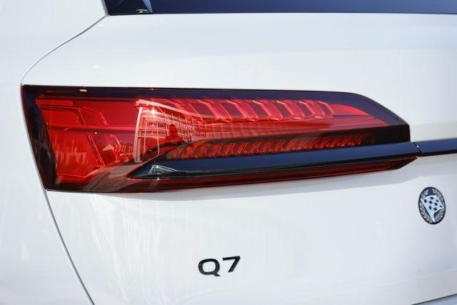 new 2025 Audi Q7 car, priced at $71,157